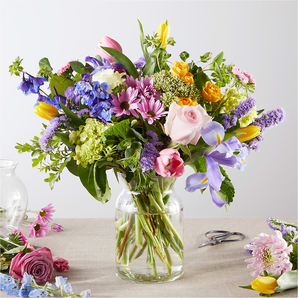 Pastel Tradition - A Florist Original – POTTING BENCH FLORIST & GIFTS, Fairhaven MA