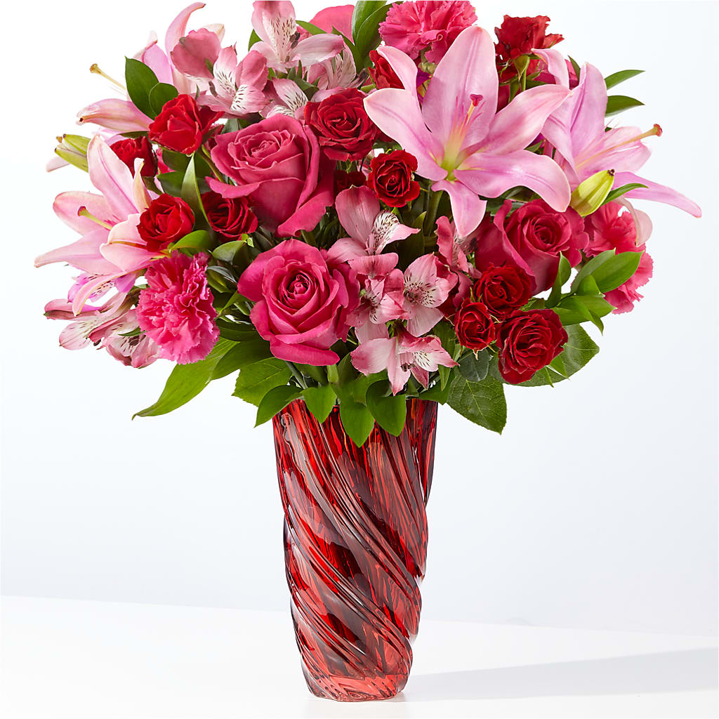 In Love Bouquet with Luxe Swirl Vase – POTTING BENCH FLORIST & GIFTS, Fairhaven MA