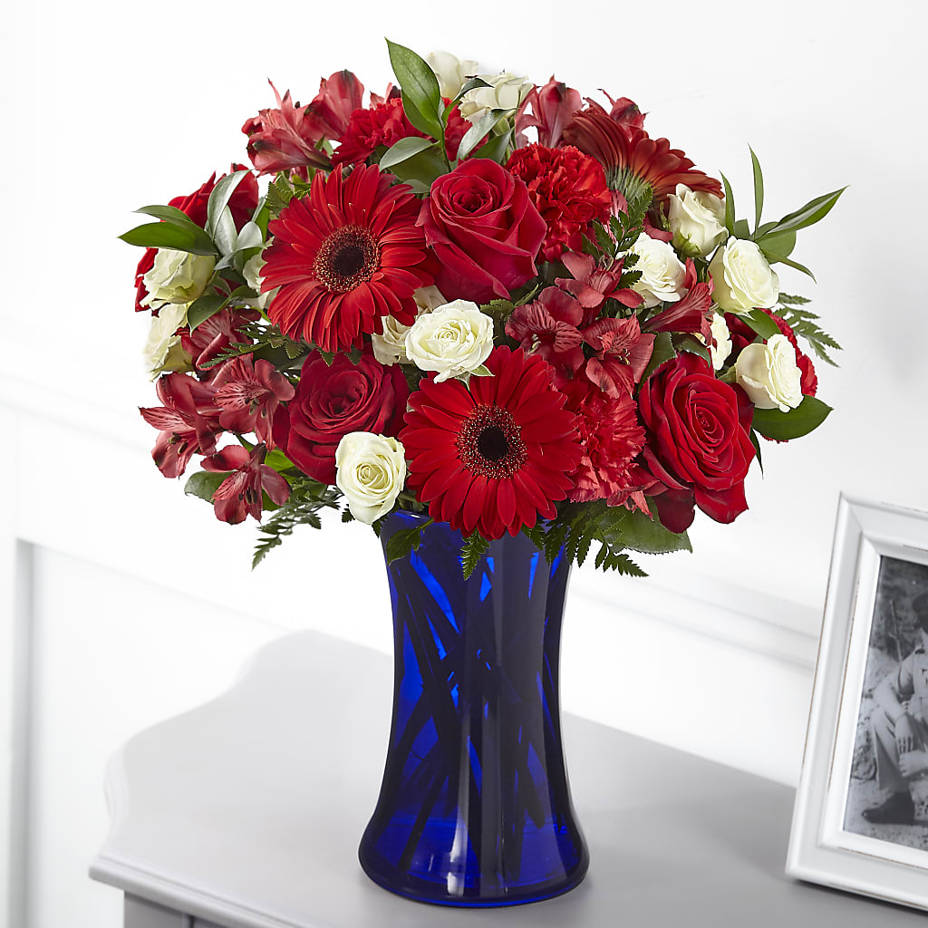 Hearts Embrace Bouquet – POTTING BENCH FLORIST & GIFTS, Fairhaven MA