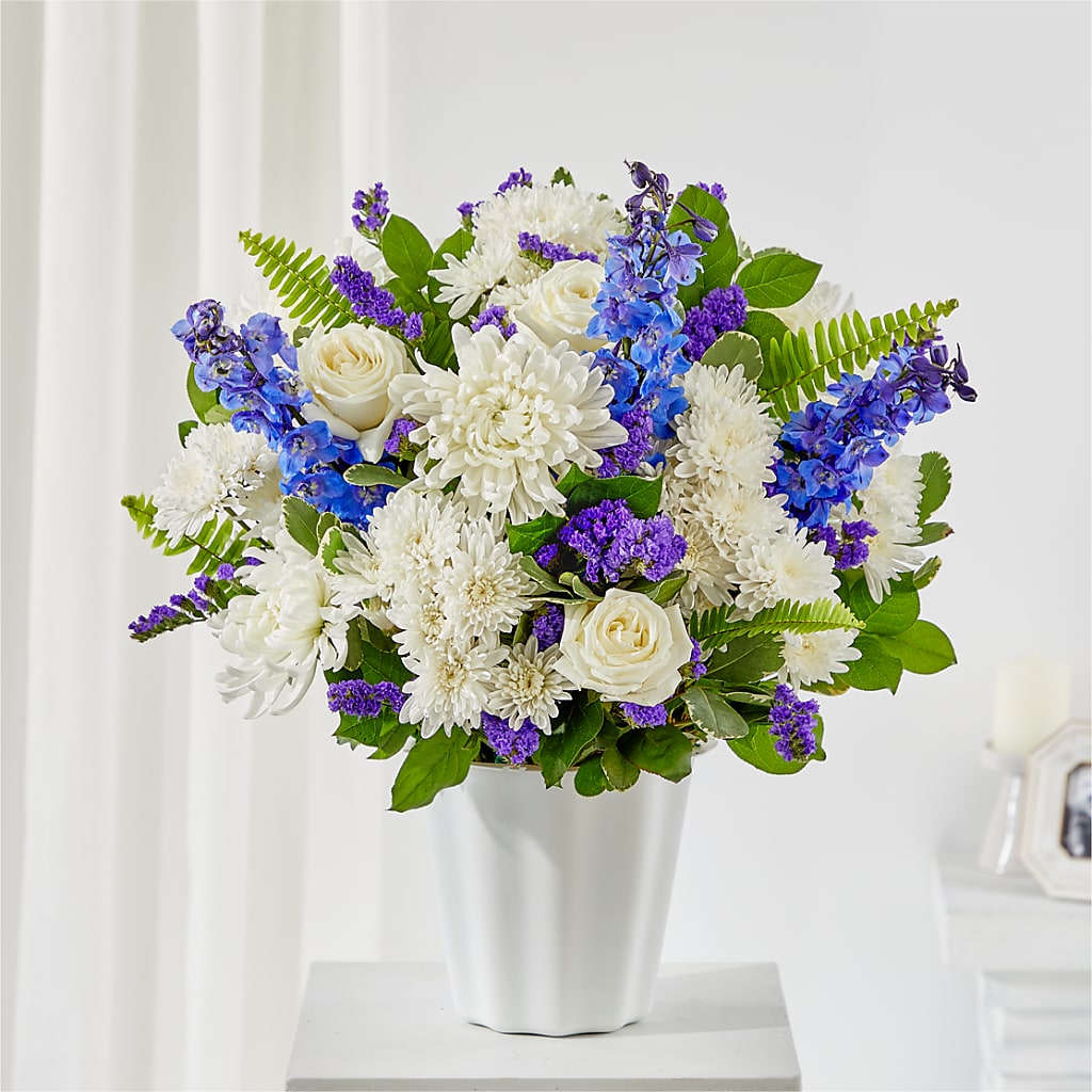 Hold Dear Tabletop Basket – POTTING BENCH FLORIST & GIFTS, Fairhaven MA
