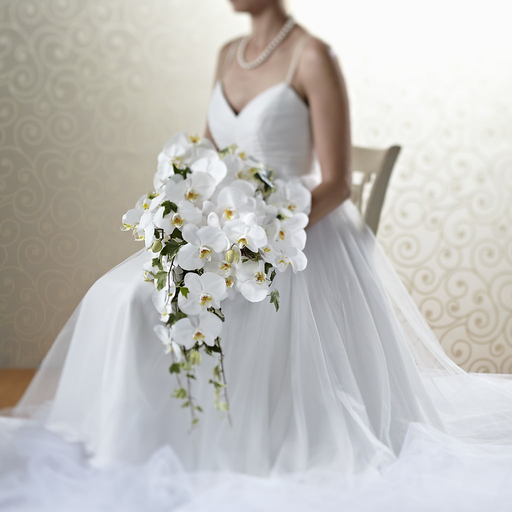 Classic White Bouquet – POTTING BENCH FLORIST & GIFTS, Fairhaven MA
