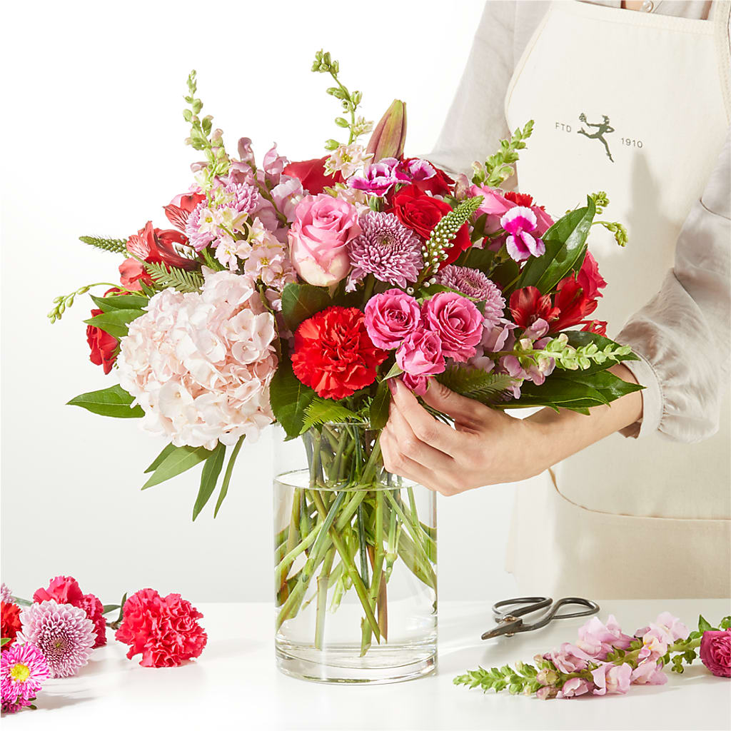 Swooning Over You - A Luxury Florist Original – POTTING BENCH FLORIST & GIFTS, Fairhaven MA