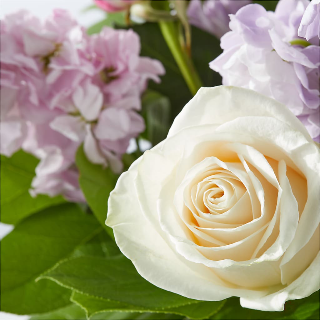 Springtime Spritz Bouquet – POTTING BENCH FLORIST & GIFTS, Fairhaven MA