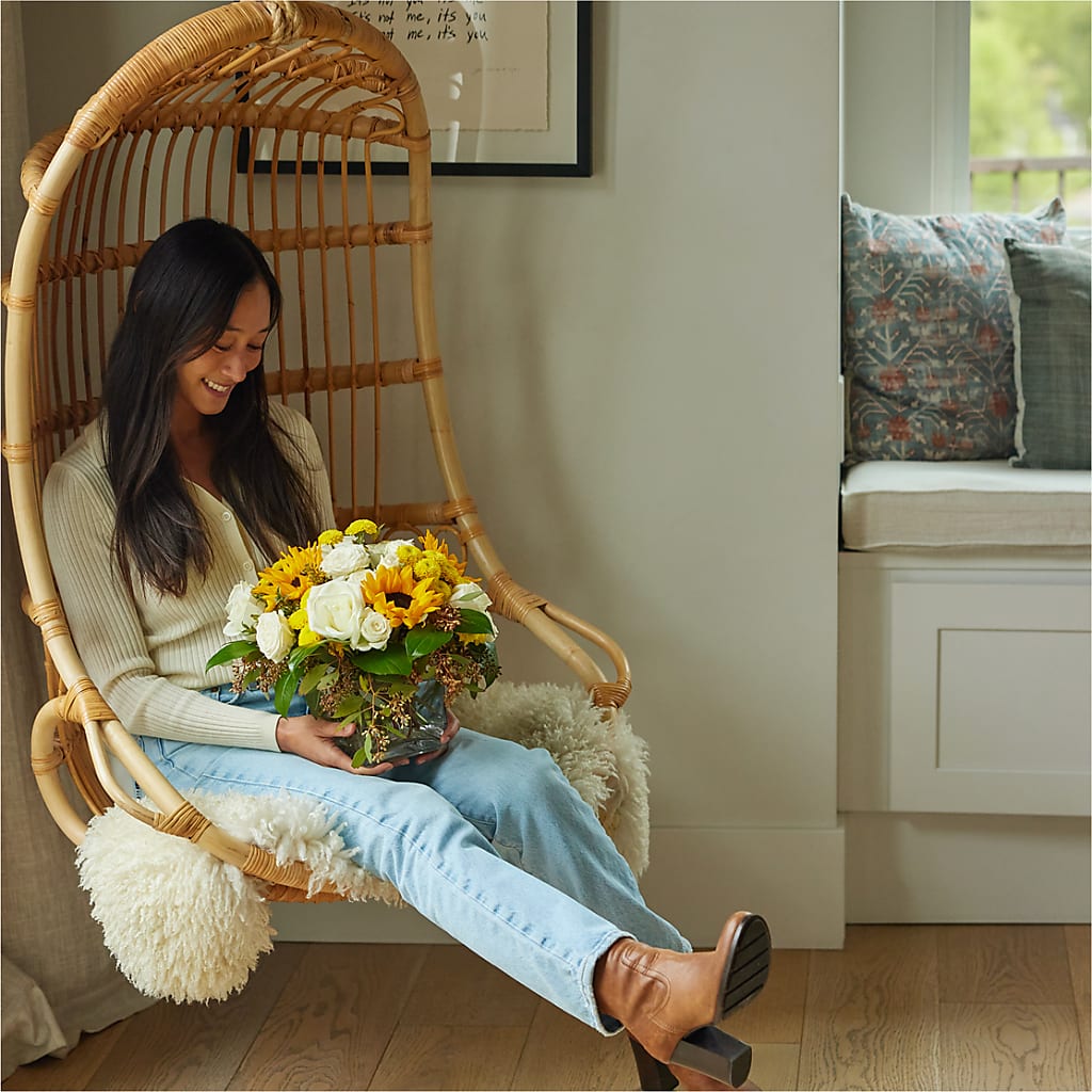 Luminous Morning Bouquet – POTTING BENCH FLORIST & GIFTS, Fairhaven MA