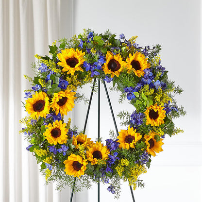 Bright Rays Wreath – POTTING BENCH FLORIST & GIFTS, Fairhaven MA