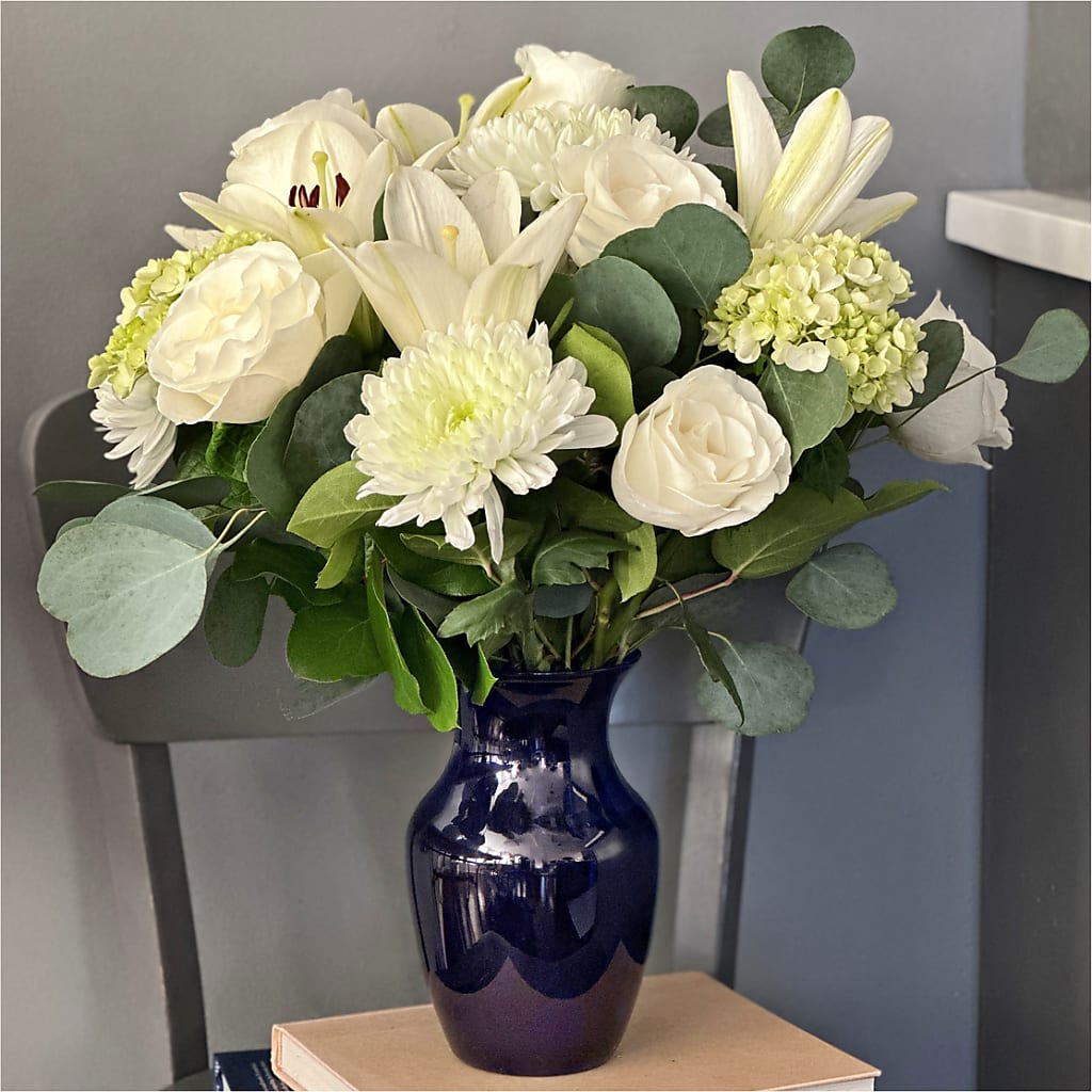 Snowy Dreams Bouquet – POTTING BENCH FLORIST & GIFTS, Fairhaven MA