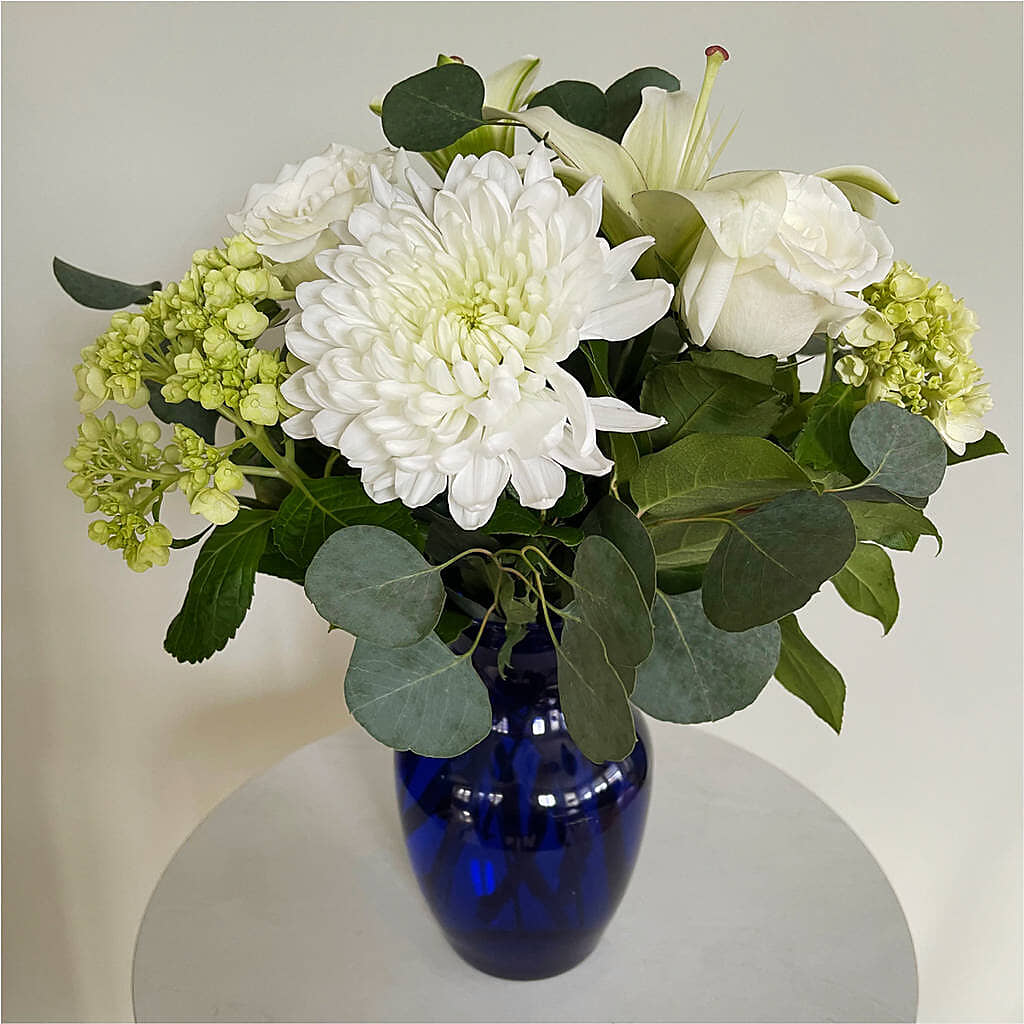 Snowy Dreams Bouquet – POTTING BENCH FLORIST & GIFTS, Fairhaven MA