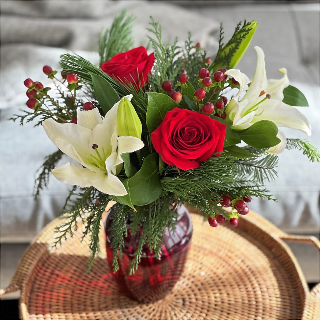 Evergreen Delight Bouquet – POTTING BENCH FLORIST & GIFTS, Fairhaven MA