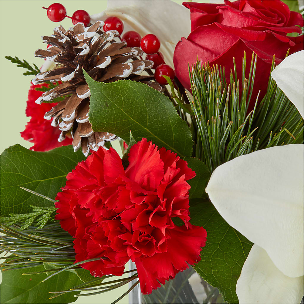 Glistening Icicles Bouquet – POTTING BENCH FLORIST & GIFTS, Fairhaven MA