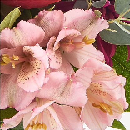 Berry Cobbler Bouquet – POTTING BENCH FLORIST & GIFTS, Fairhaven MA