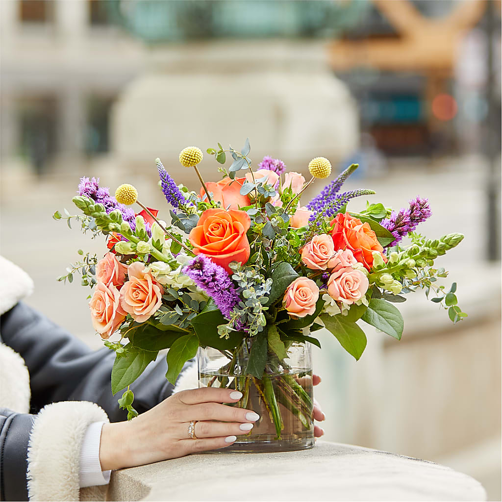 The Standout Bouquet – POTTING BENCH FLORIST & GIFTS, Fairhaven MA