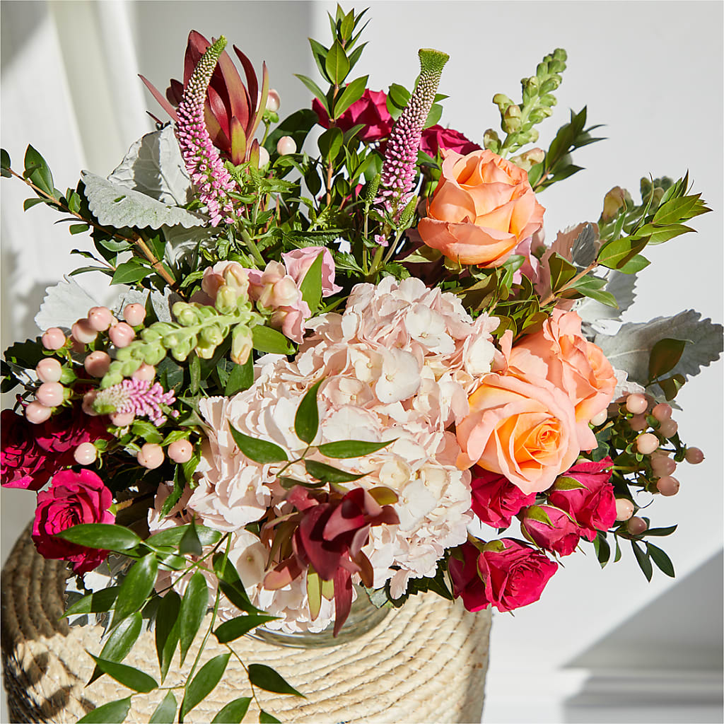Glitz & Glam Bouquet – POTTING BENCH FLORIST & GIFTS, Fairhaven MA